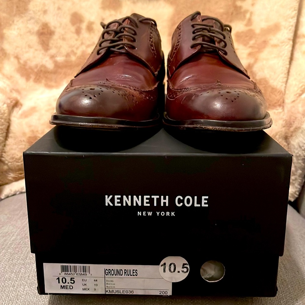 Nice pair of Kenneth Cole dress shoes